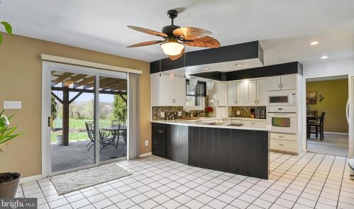 2735 Ritner Hwy, Carlisle PA  17015-9428 exterior