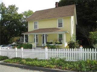 15 Maple St, Chester, CT 06412-1314