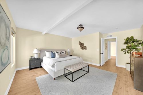 1617 Aspen St, Santa Ana CA  92705-6903 exterior
