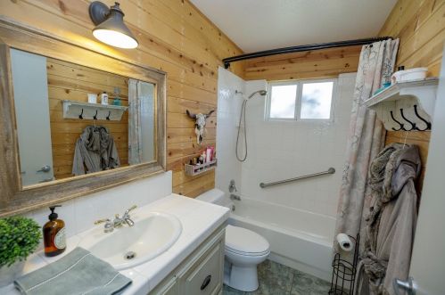 15742 Orange Blossom Rd, Valley Home CA 95361-9522 exterior