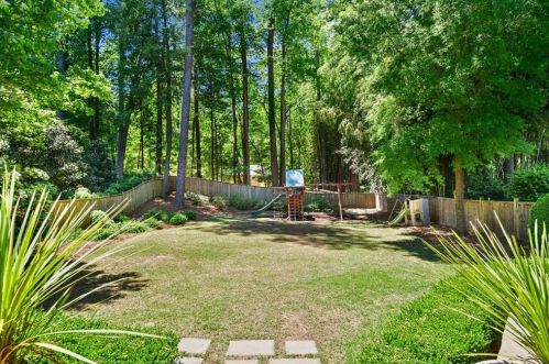 72 Brookhaven Dr, Atlanta GA  30319-3004 exterior