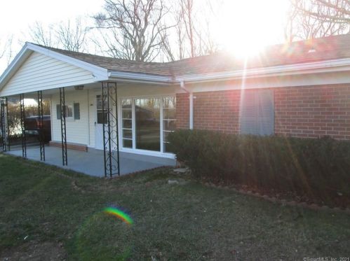 4 Amber Cir, Gales Ferry, CT 06335-1701