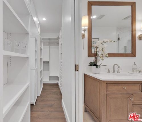 6222 Altura Ave, Glendale CA  91214-2325 exterior