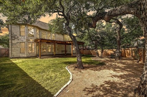 11112 Claro Vista Cv, Austin TX  78739-1917 exterior