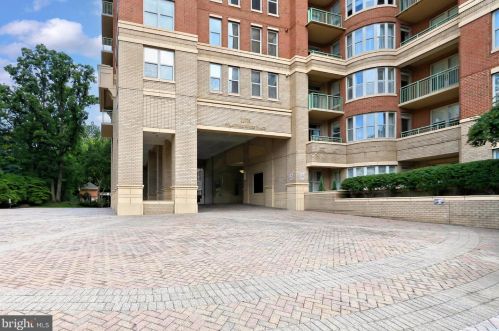11776 Stratford House Pl, Herndon VA  20190-3380 exterior
