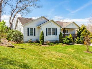 9 Williams St, Weaverville NC  28787-9430 exterior