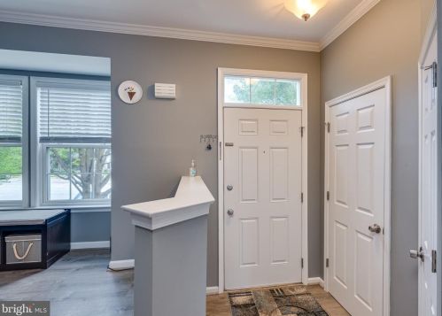 33 Holmes Dr, Charles Town WV 25414-4412 exterior