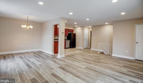 17 Valleybrook Dr, Lancaster PA  17601-4619 exterior