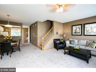 7921 Stratford Cir, Prior Lake, MN 55379-3121