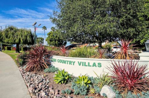 368 Orwell Ln, Encinitas, CA 92024-4814