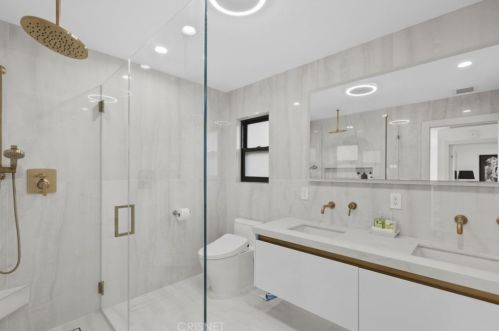 2434 Delisle Ct, Glendale CA  91208-2210 exterior