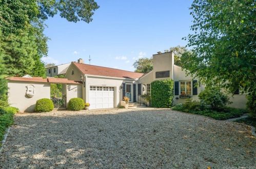 31 Crest Rd, Norwalk, CT 06853-1210
