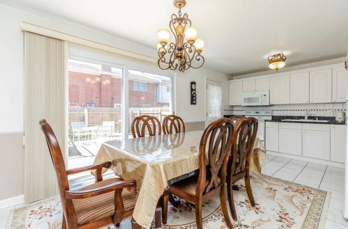 7803 Nordica Ave, Niles IL  60714-3313 exterior