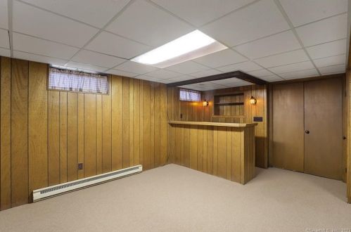 54 Saginaw St, Wapping CT  06074-2122 exterior