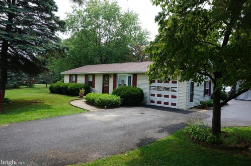 13816 Countryside Dr, Maugansville, MD 21767-9721