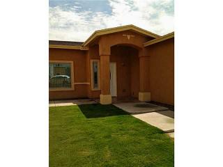 332 Milton Rd, El Paso, TX 79915-3317