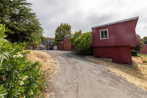 17 Moncada Way, San Rafael, CA 94901-2332