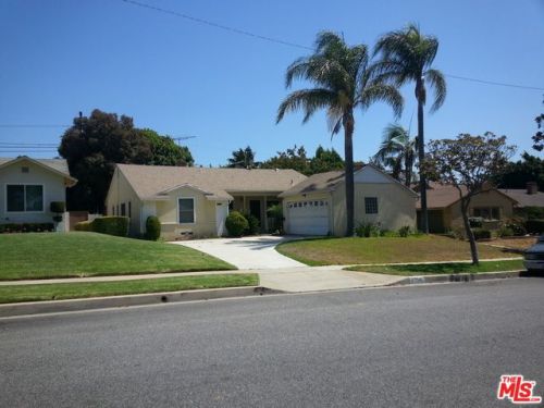 9506 11th Ave, Inglewood, CA 90305-2924