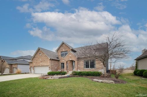 417 Deerfield Dr, Oswego, IL 60543-4015