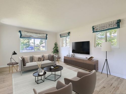 3300 Oneida St, Denver, CO 80207-2228