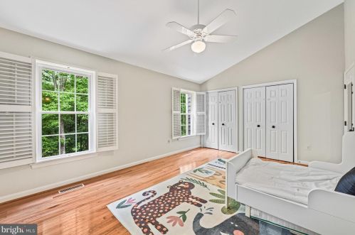 11760 Great Owl Cir, Herndon VA  20194-1169 exterior