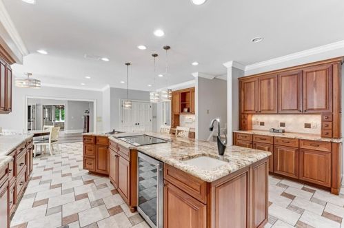5485 Errol Pl, Atlanta GA  30327-4871 exterior