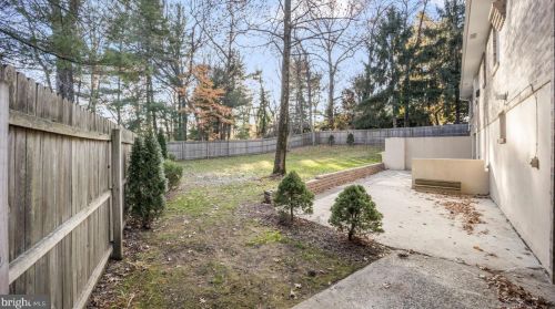 13 Rosalind Dr, Trenton NJ  08648-3245 exterior