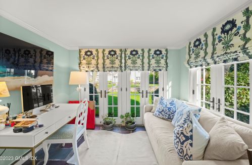 46 Terrace Ave, Riverside CT  06878-2124 exterior
