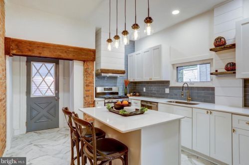 604 Mary St, Lancaster PA  17603-2819 exterior