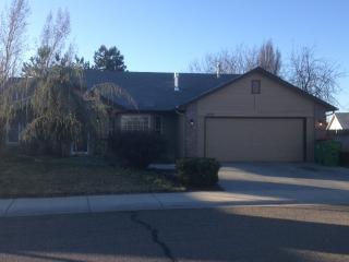 2529 Sheryl St, Meridian ID  83642-4313 exterior