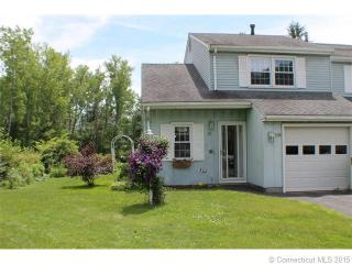 29 Pebble Ct, Hartford, CT 06111-4505