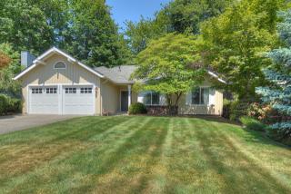 22472 10th St, Redmond, WA 98074-6899