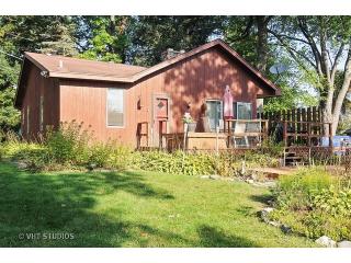 38891 Lakeview Ave, Antioch, IL 60002-8170
