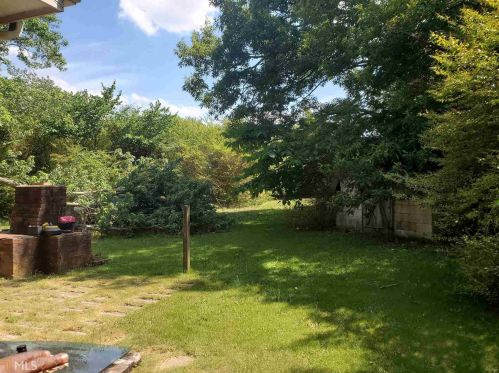 1047 Kingston Rd, Conyers, GA 30012-4016