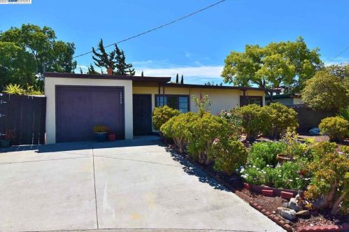 20068 Emerald Ct, Hayward, CA 94546-4737