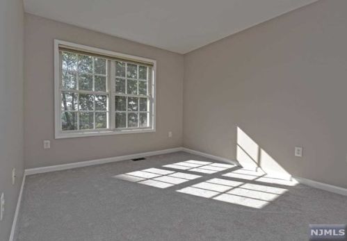 59 Magnolia Way, Paterson NJ  07508-3114 exterior