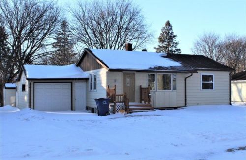 1213 12th St, Moorhead, MN 56560-1618