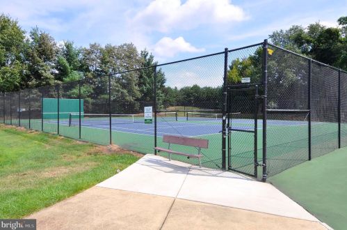 7742 Royal Sydney Dr, Gainesville VA  20155-2867 exterior