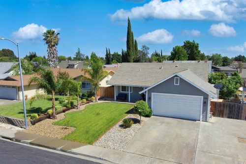 194 Fairview Dr, Vacaville, CA 95687-6429