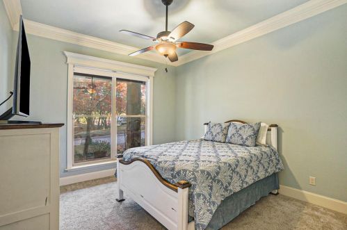 7200 Brady Oaks Dr, Fort Worth TX  76135-9055 exterior