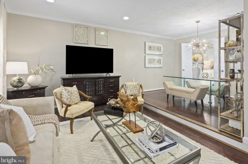 7391 Stream Way, Springfield VA  22152-3639 exterior