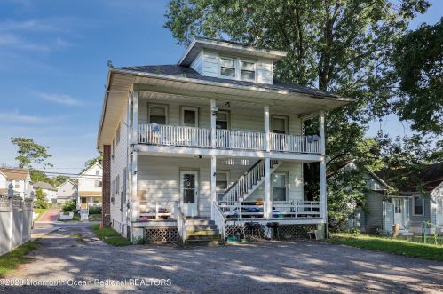 11 Rdg Ave, Tinton Falls NJ 07712-6746 exterior