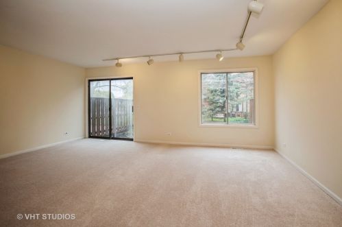 1450 Fairfax Ln, Buffalo Grove, IL 60089-1221