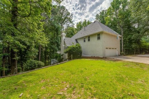 3607 Wildwood Farms Dr, Duluth GA  30096-6117 exterior
