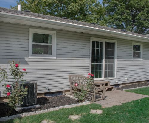 326 Plymouth Ct, Sycamore IL  60178-1510 exterior
