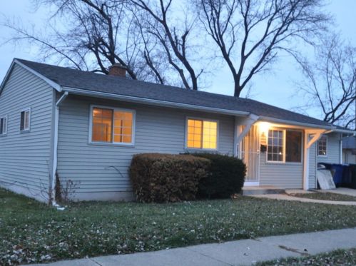 2018 23rd St, North Chicago, IL 60064-3102