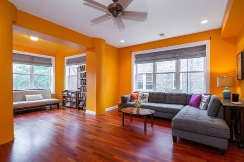 1317 Greenleaf Ave, Chicago, IL 60626-2962