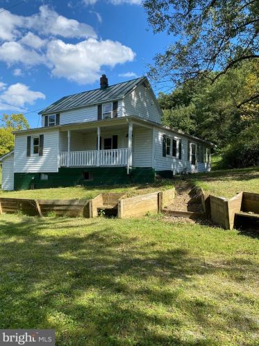 451 Steep Hollow Ln, Rileyville, VA 22650-1517