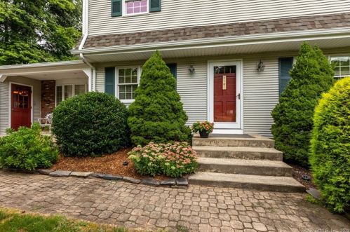 3 David Dr, Ellington, CT 06029-2306