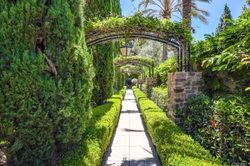 77 Canyoncrest, Irvine CA  92603-0131 exterior